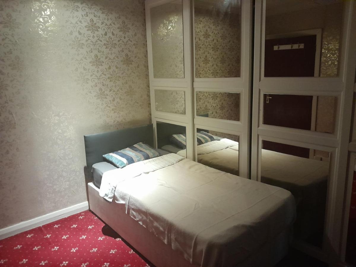 Lovely 1-Bed Studio In London 아파트 외부 사진