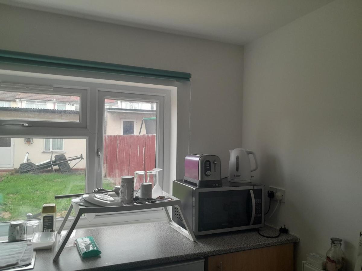 Lovely 1-Bed Studio In London 아파트 외부 사진