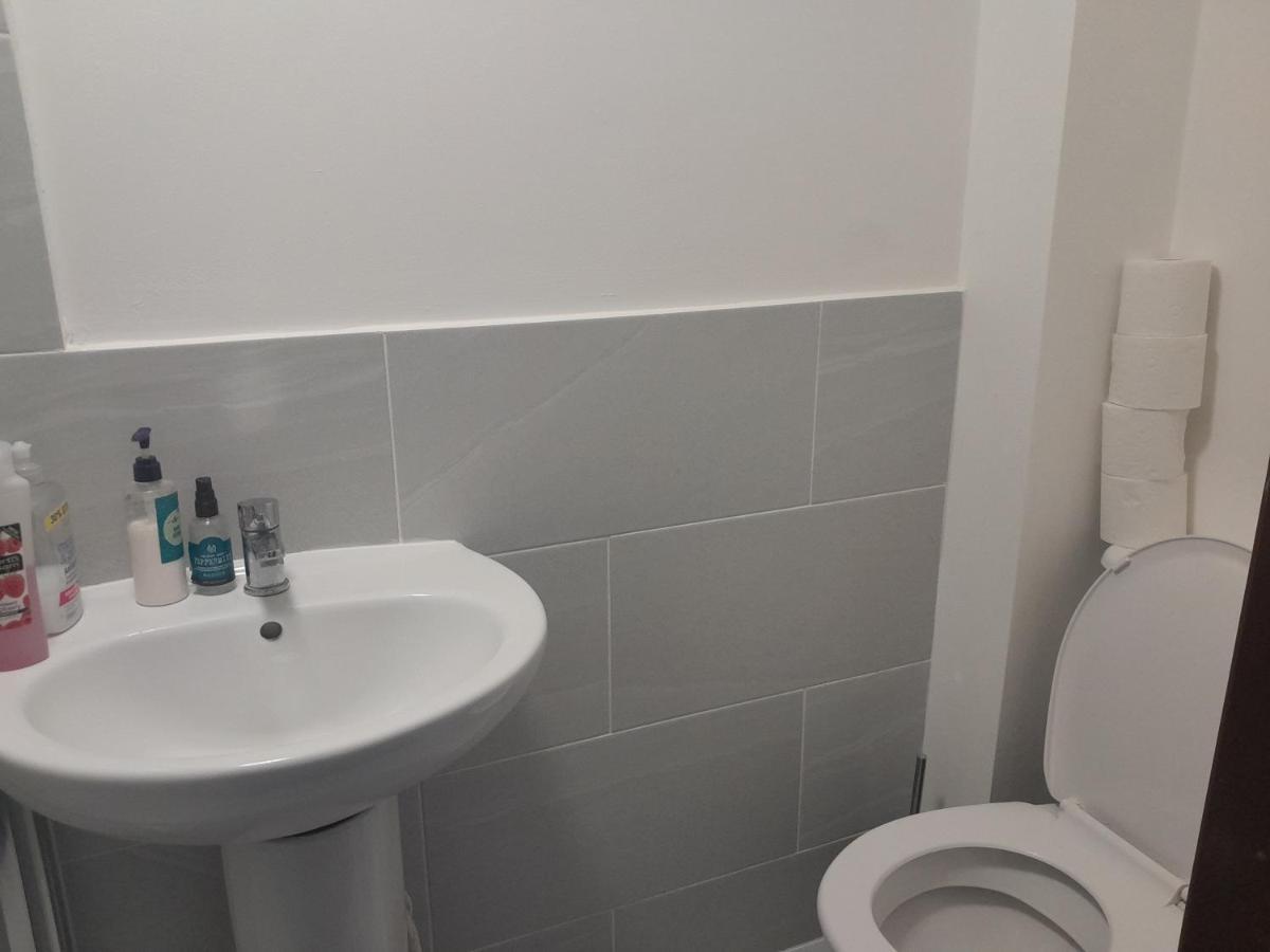 Lovely 1-Bed Studio In London 아파트 외부 사진