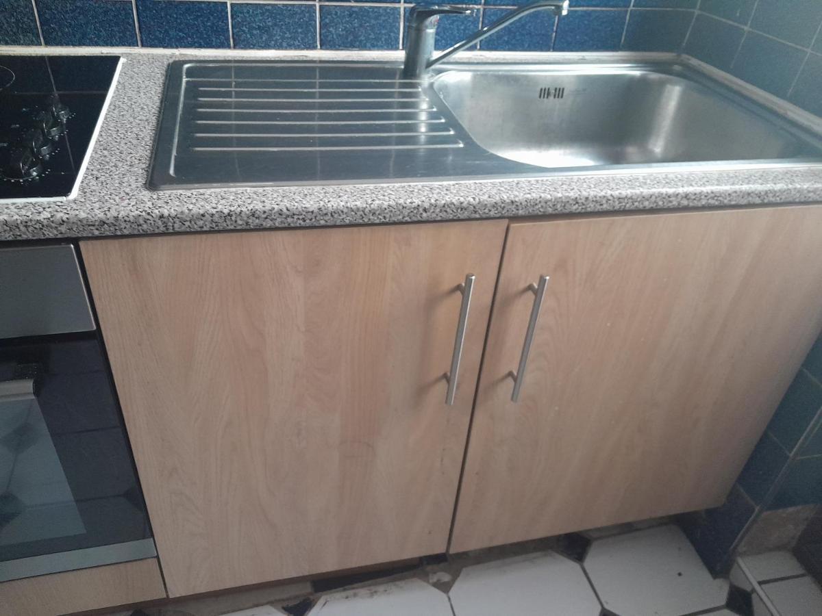 Lovely 1-Bed Studio In London 아파트 외부 사진
