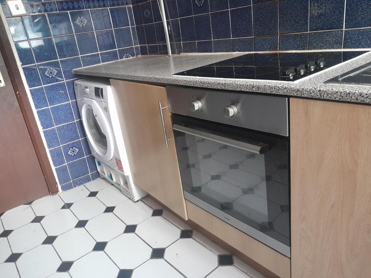 Lovely 1-Bed Studio In London 아파트 외부 사진