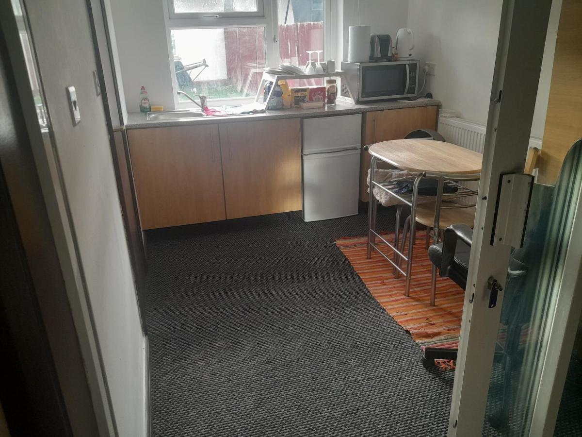 Lovely 1-Bed Studio In London 아파트 외부 사진